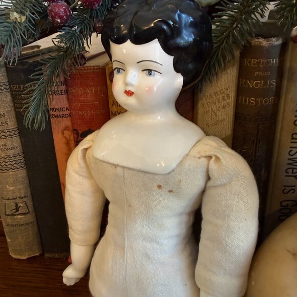 OOAK 1950's Vintage Handmade Porcelain and Cloth Doll - Picture 6 of 17